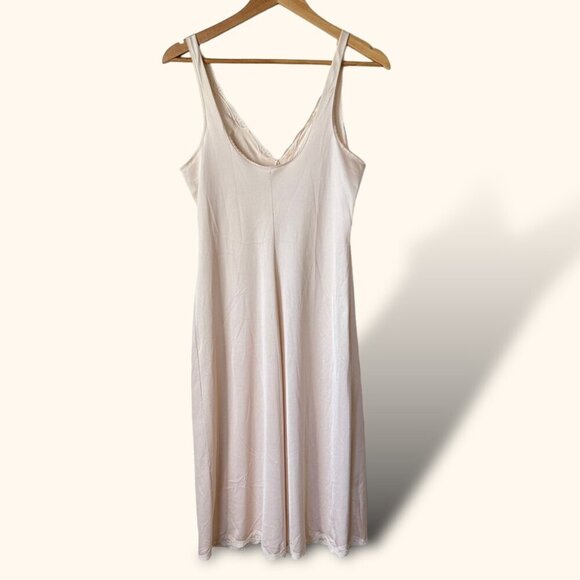 Vintage Warner's Frostings Slip | 34" Length | Nude| Lace Detail | Made in USA‎ - Picture 3 of 9